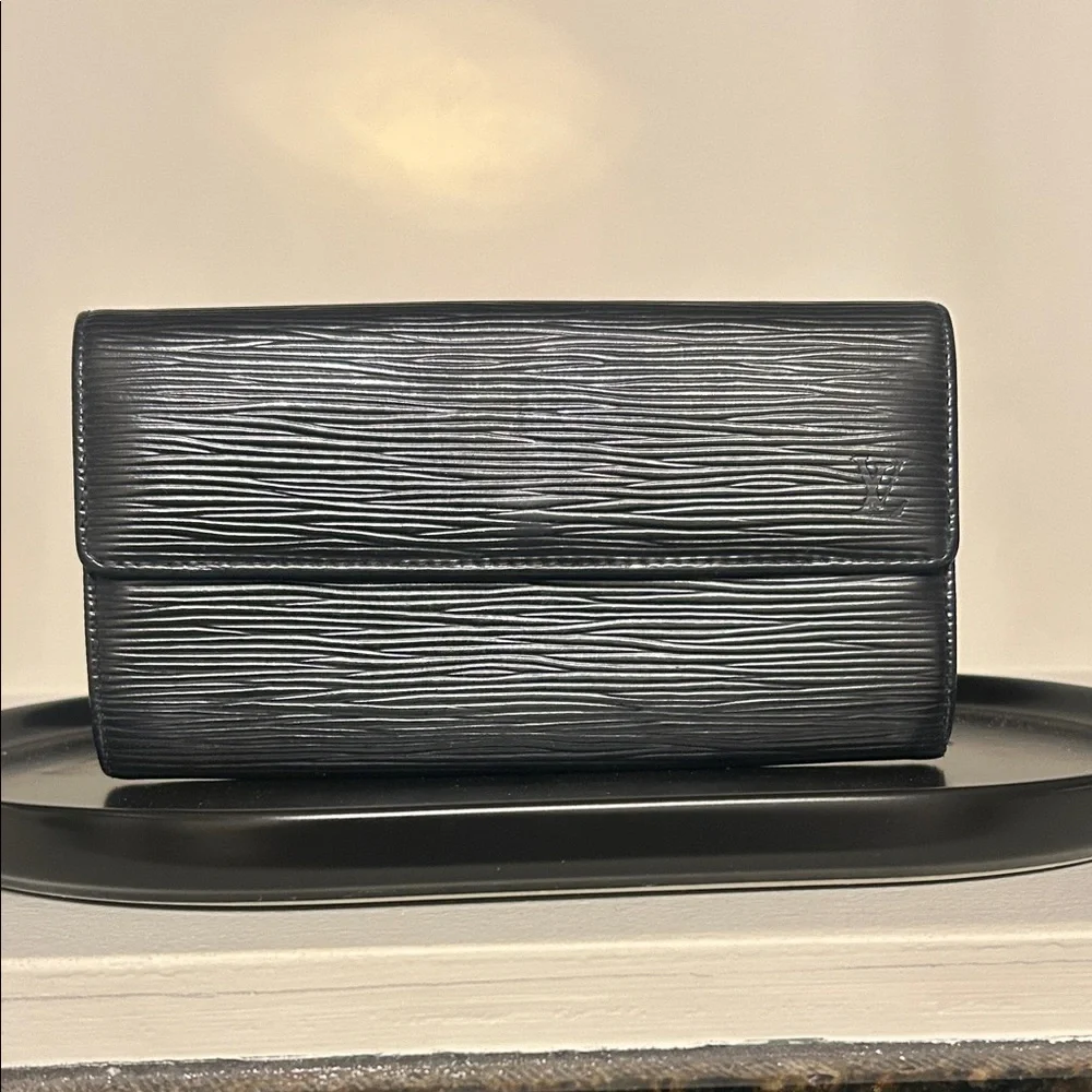 Louis Vuitton Epi Black Textured Wallet - Picture 1 of 6
